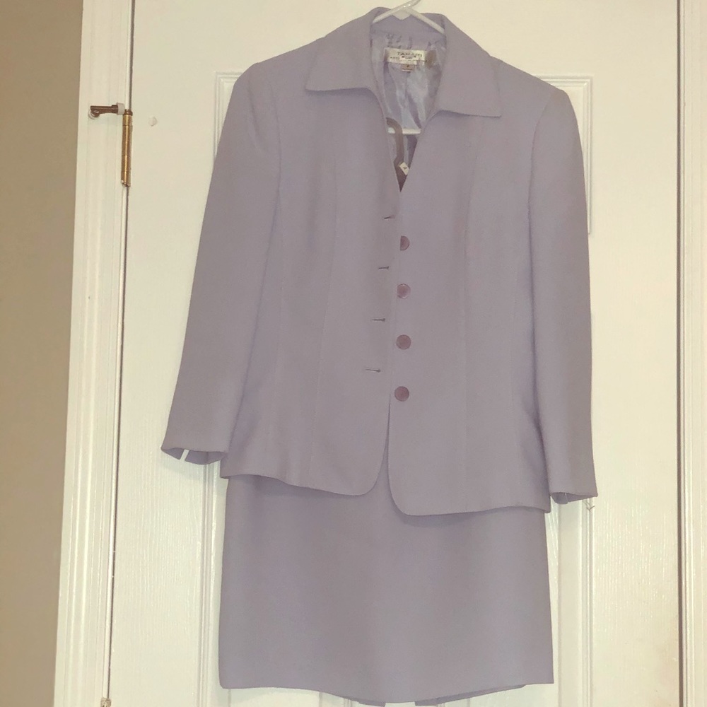 Women’s suit